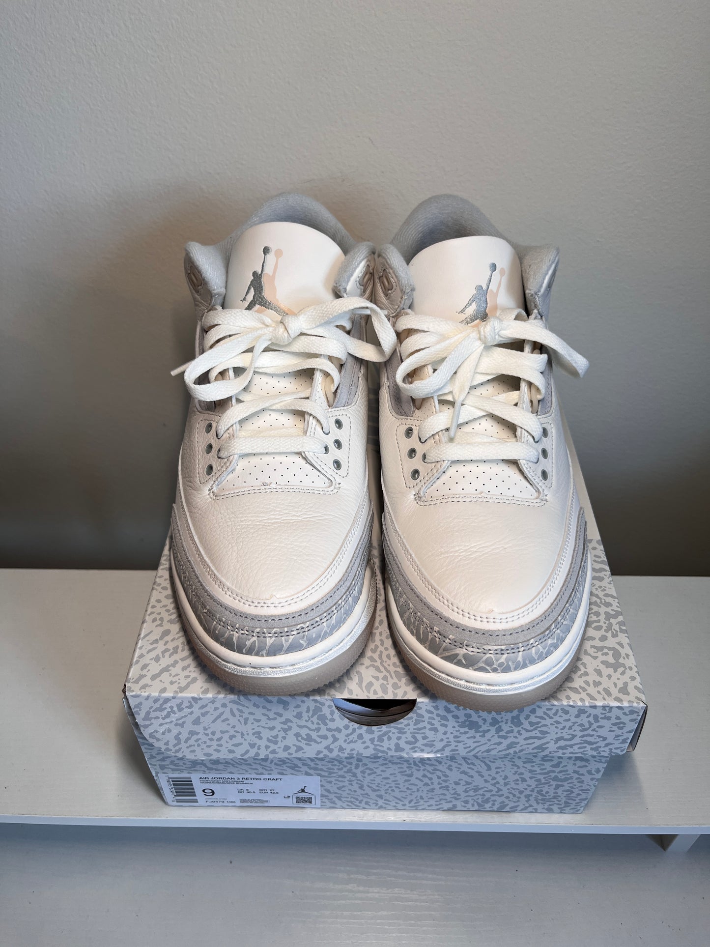 Jordan 3 Retro Craft Ivory *pre-owned* (SIZE 9)