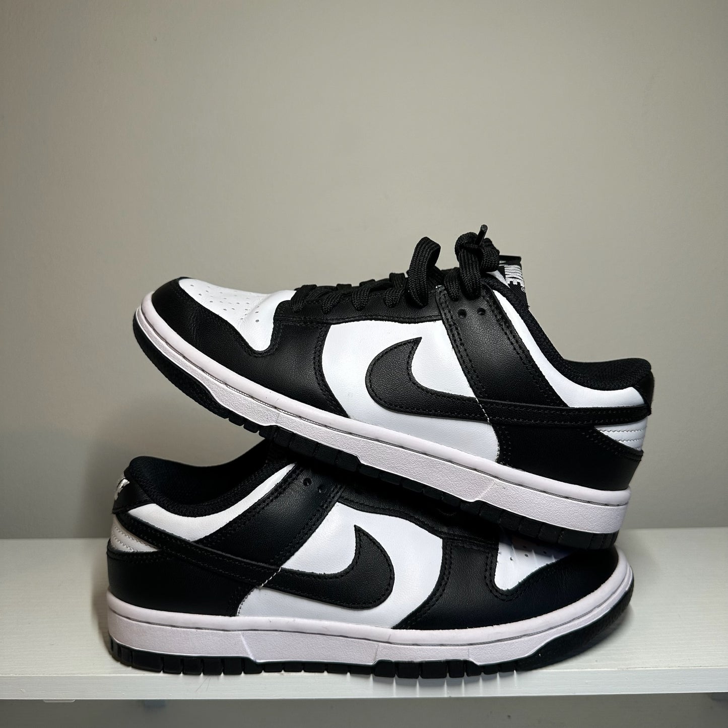 Nike Dunk Low Retro White Black Panda (Women’s) *pre-owned* (SIZE 6.5W/5Y)