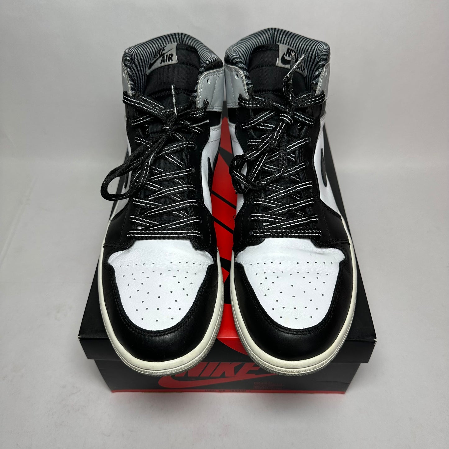 Jordan 1 Retro Barons *pre-owned* (SIZE 11)