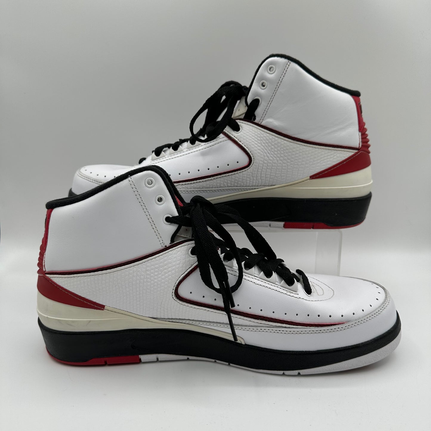 Jordan 2 Retro Chicago QF White Varsity Red Insides of Shoes