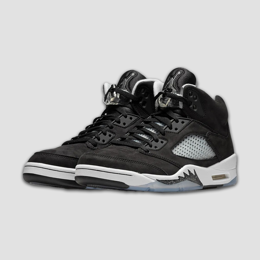 Jordan 5 Retro Moonlight (2021) front angel of shoes