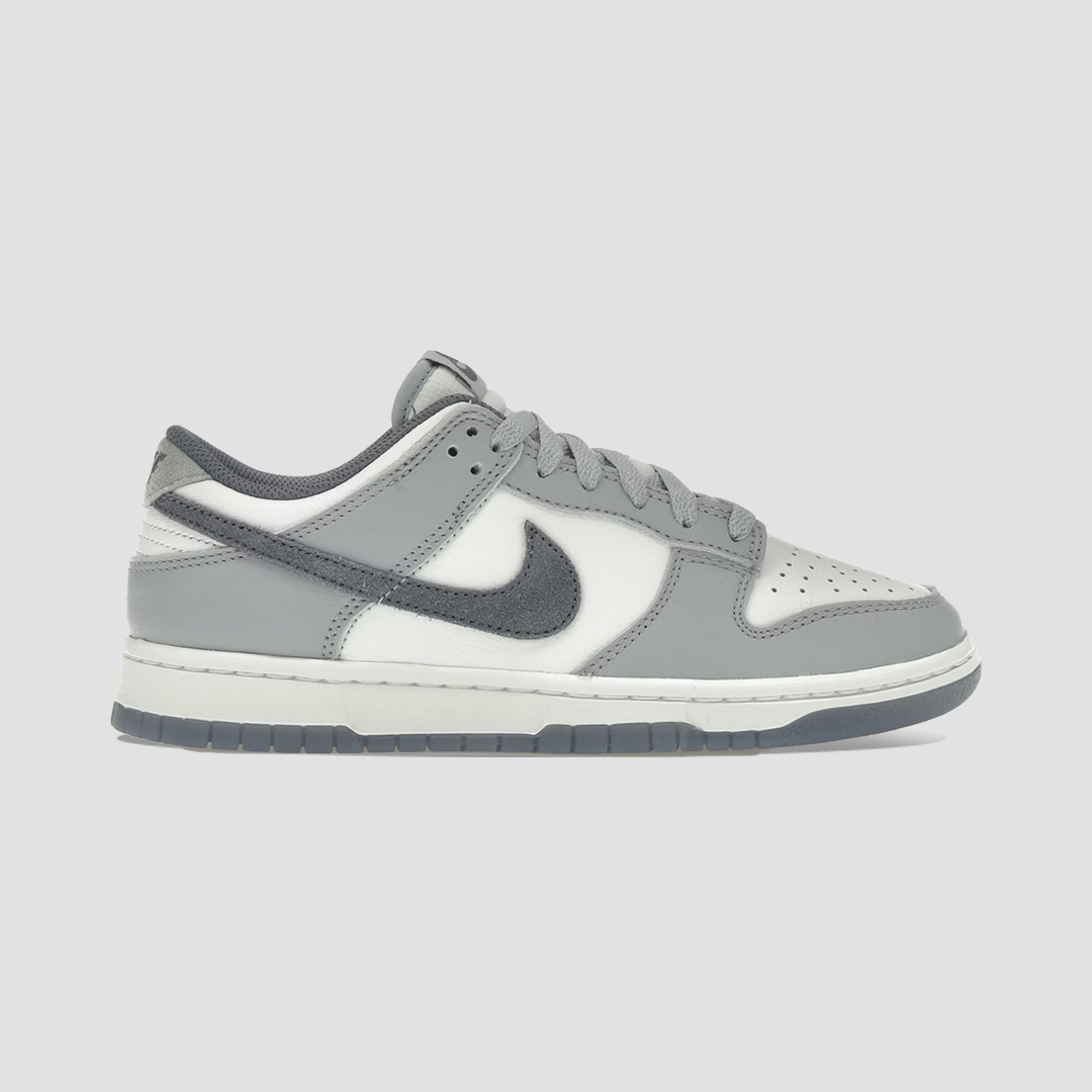 Nike Dunk Low SE Light Carbon