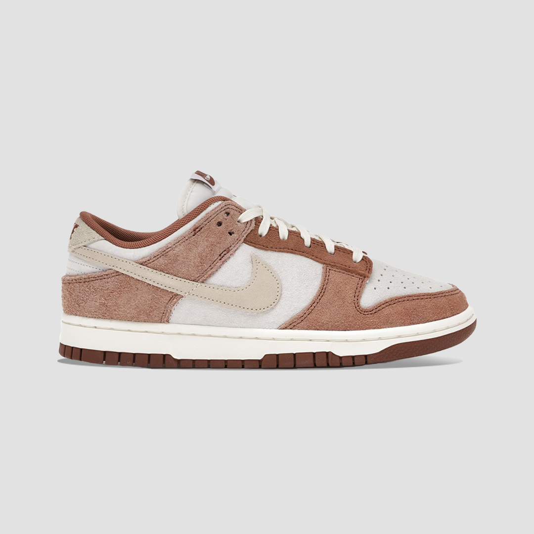 Nike Dunk Low Medium Curry Men DD1390-100 size 10 Front of Shoe