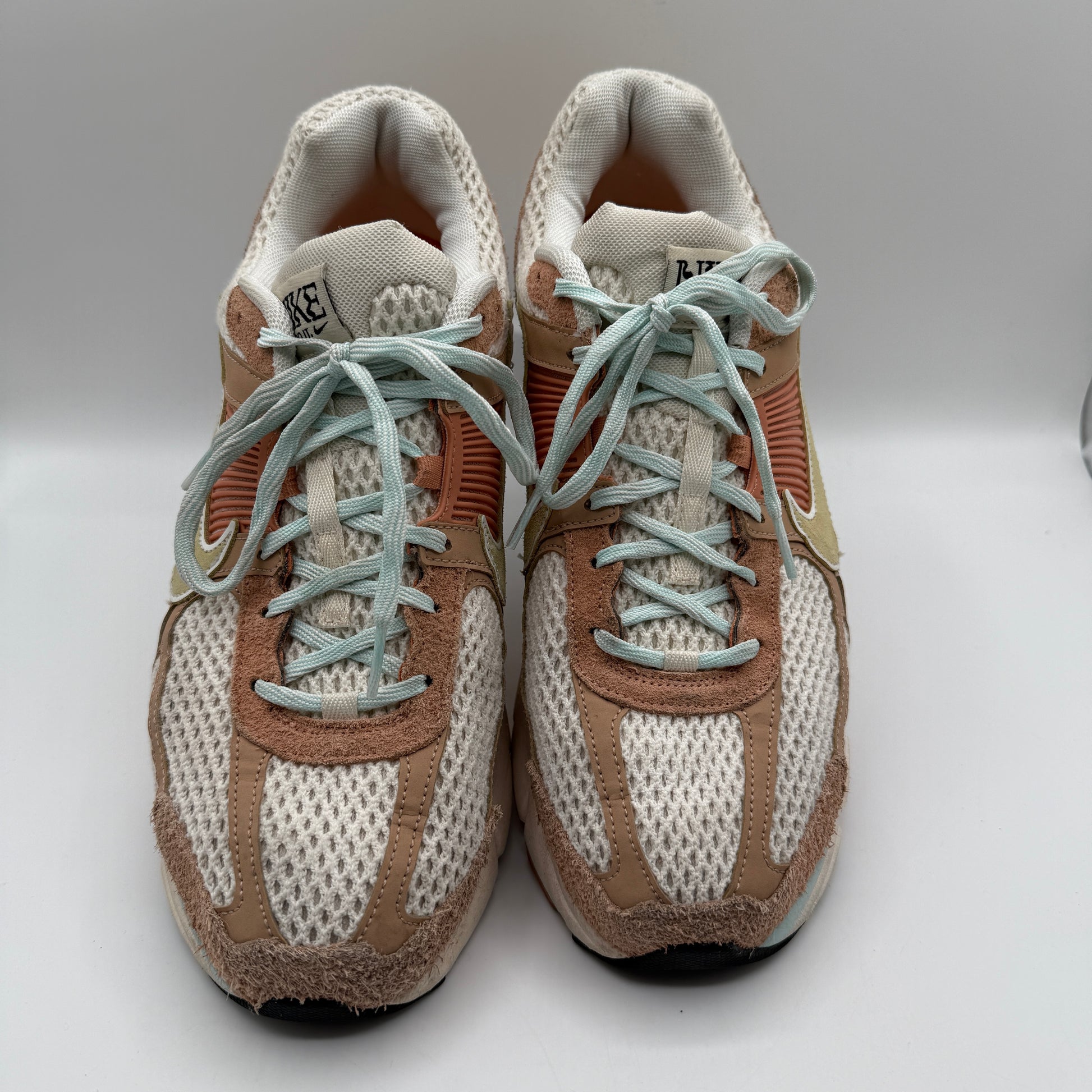 Nike Zoom Vomero 5 Have a Nike Day Pre-Owned Size 12 Front of Shoe