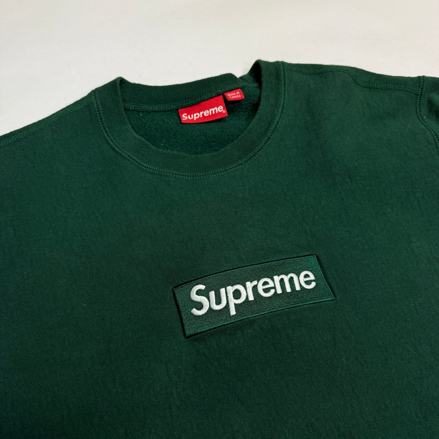 Supreme Box Logo Crewneck Dark Green (FW18) detail of crewneck