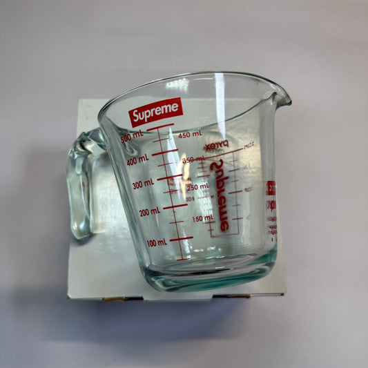 Supreme Pyrex 2-Cup Measuring Cup Clear front of Pyrex