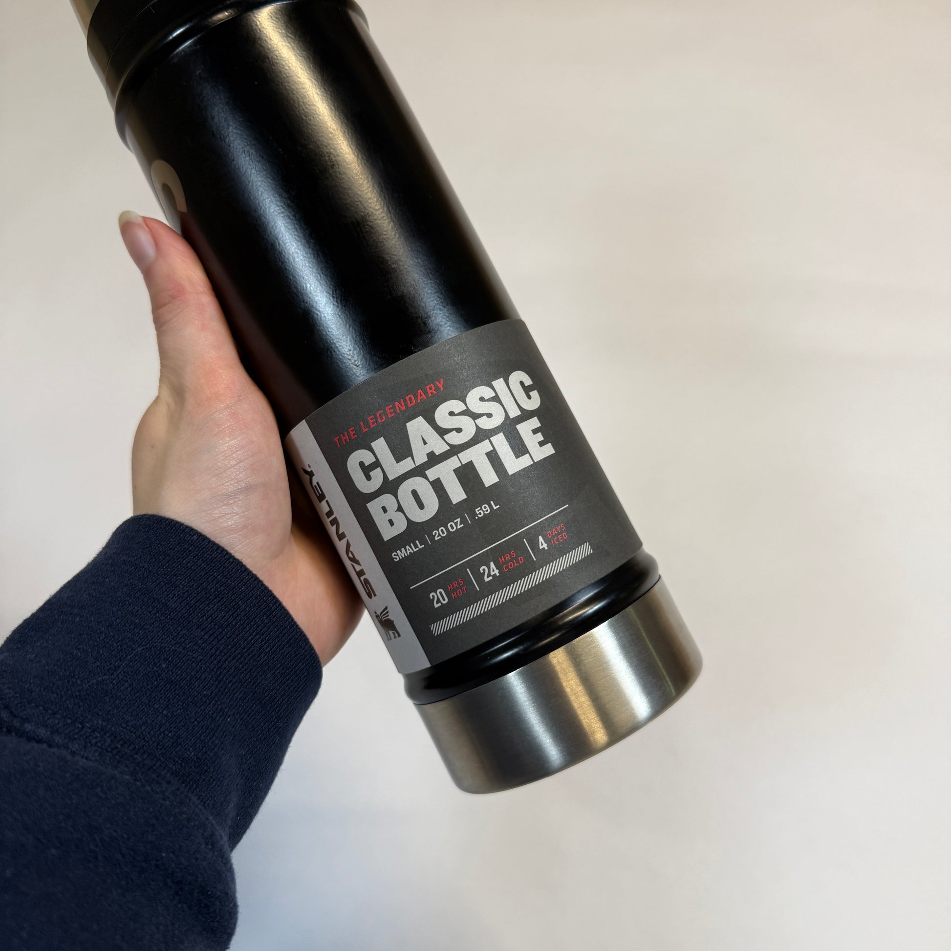 Supreme Stanley 20 oz. Vacuum Insulated Bottle Black detail shot of bottle