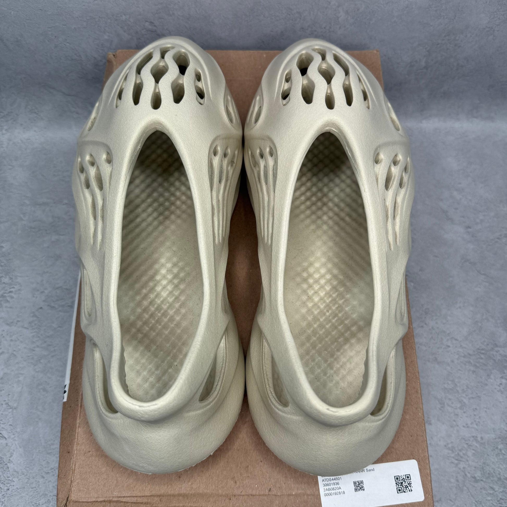 adidas Yeezy Foam RNNR Sand *pre-owned* SIZE 13