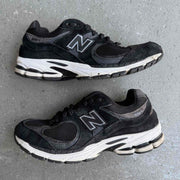 New Balance 2002R Black Gunmetal *pre-owned* SIZE 8.5