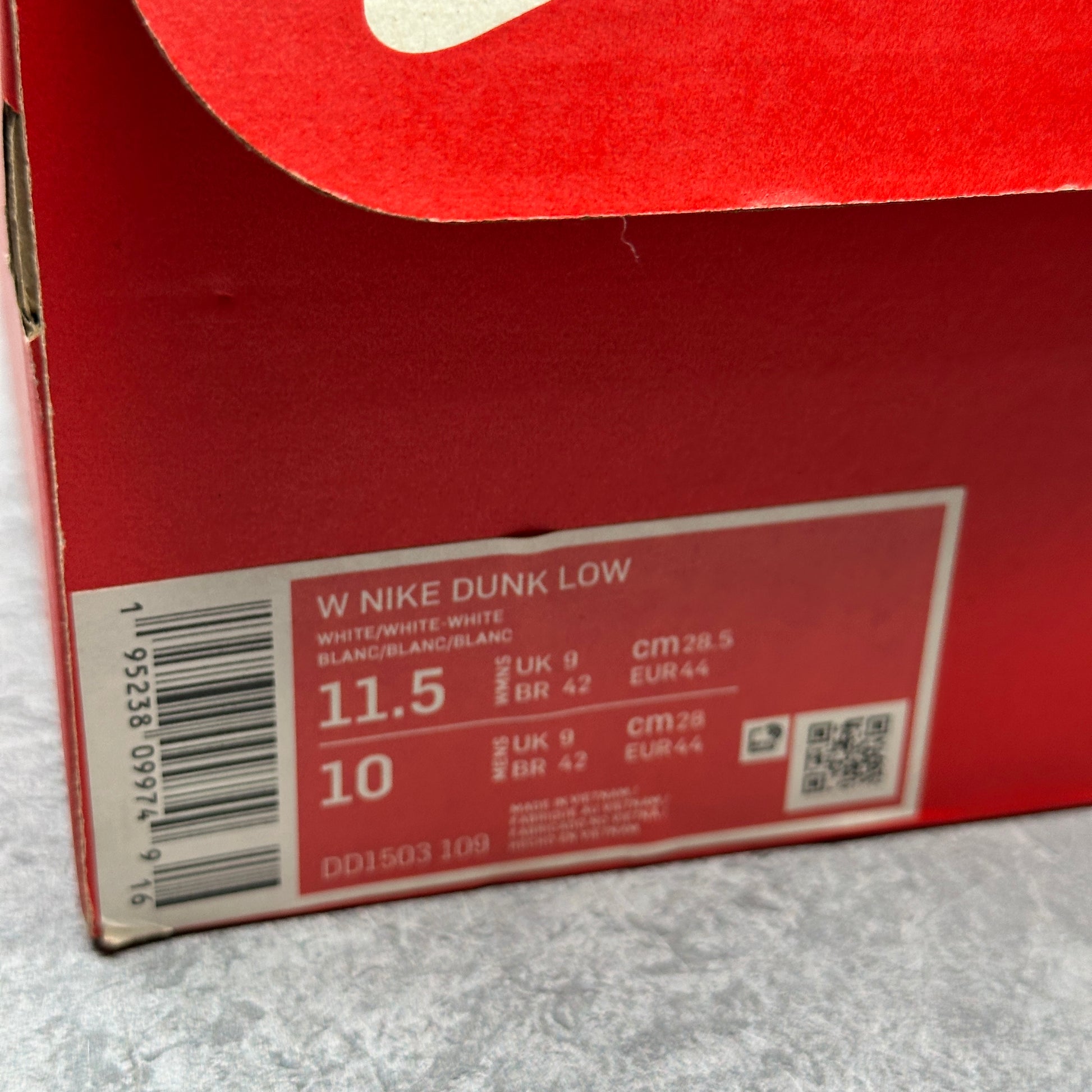 Nike Dunk Low Triple White (2021) (Women's) *pre-owned* SIZE 10M/11.5W