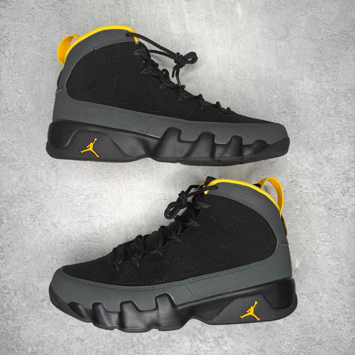 Jordan 9 Retro Dark Charcoal University Gold *pre-owned* SIZE 9.5