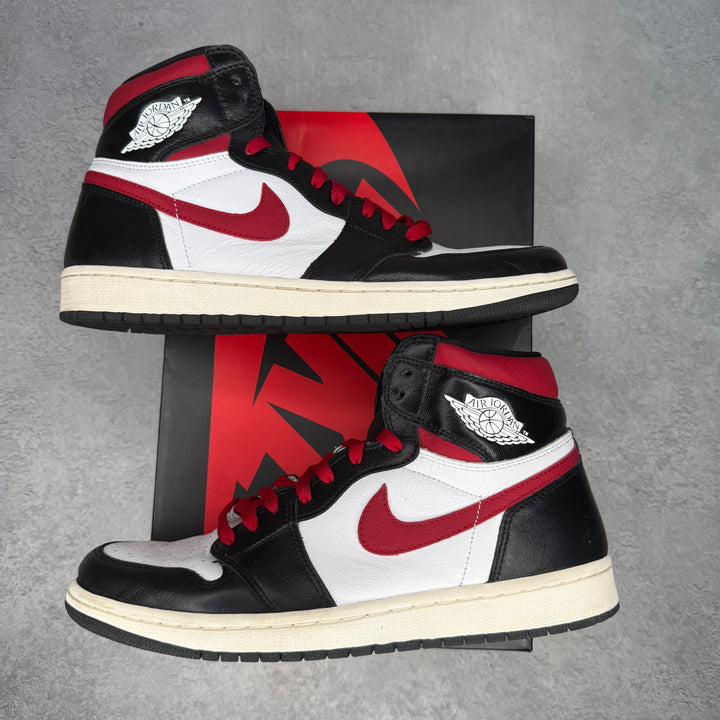 Jordan 1 Retro High Black Gym Red *pre-owned* SIZE 11