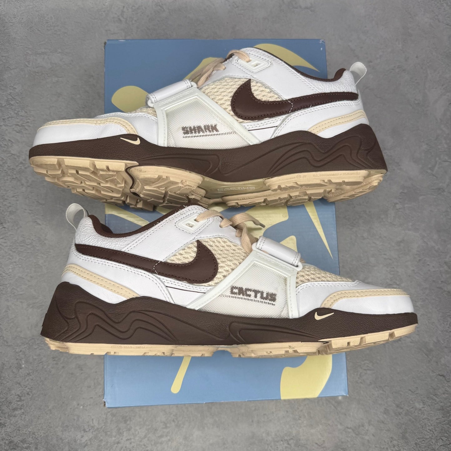 Nike Zoom Field Jaxx Travis Scott Light Chocolate *pre - owned* SIZE 12 - Kicks Collective PA - Nike - HQ3073-100 - Men's Shoes - 12M/13.5W - Pre - Owned