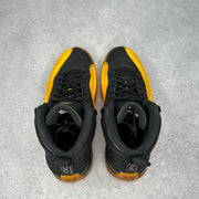 Jordan 12 Retro Black University Gold *pre-owned* SIZE 8
