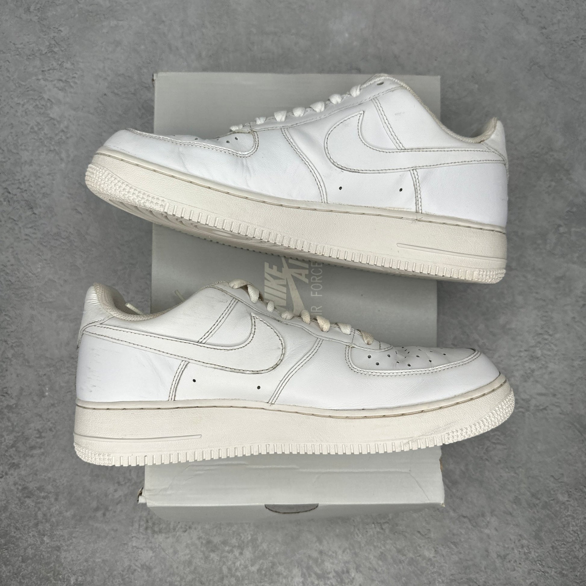 Nike Air Force 1 Low '07 White *pre - owned* SIZE 10 - Kicks Collective PA - Nike - 315122-111/CW2288-111 - Men's Shoes - 10M/11.5W - Pre - Owned