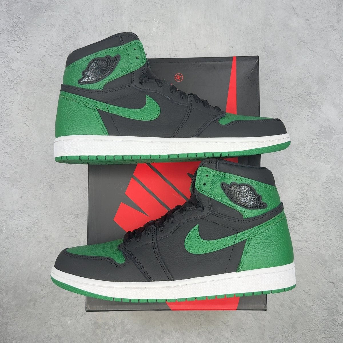 Jordan 1 Retro High Pine Green Black 10.5 10.5 (Pre-Owned) - front