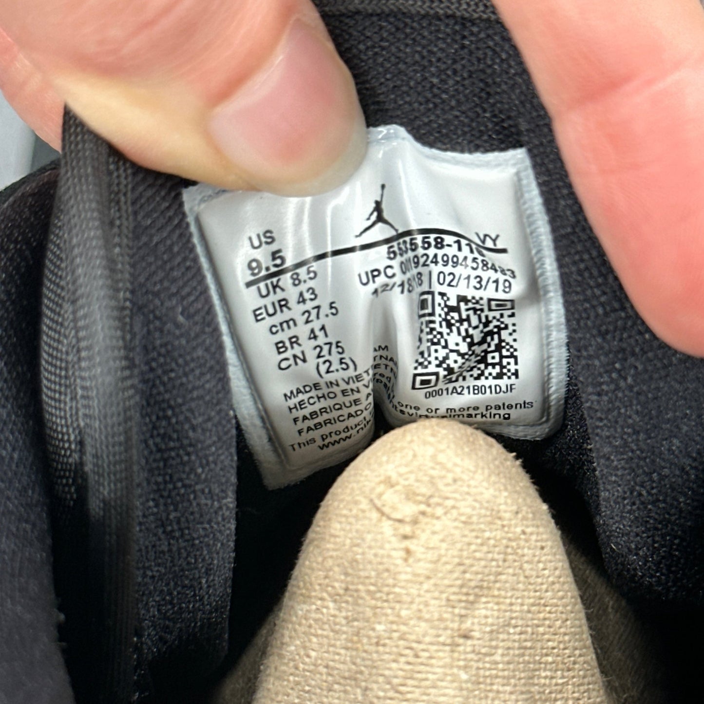 Jordan 1 Low Black Toe (2019) *pre - owned* SIZE 9.5 - Kicks Collective PA - Jordan - 553558-116 - Men's Shoes - 9.5M/11W - Pre - Owned