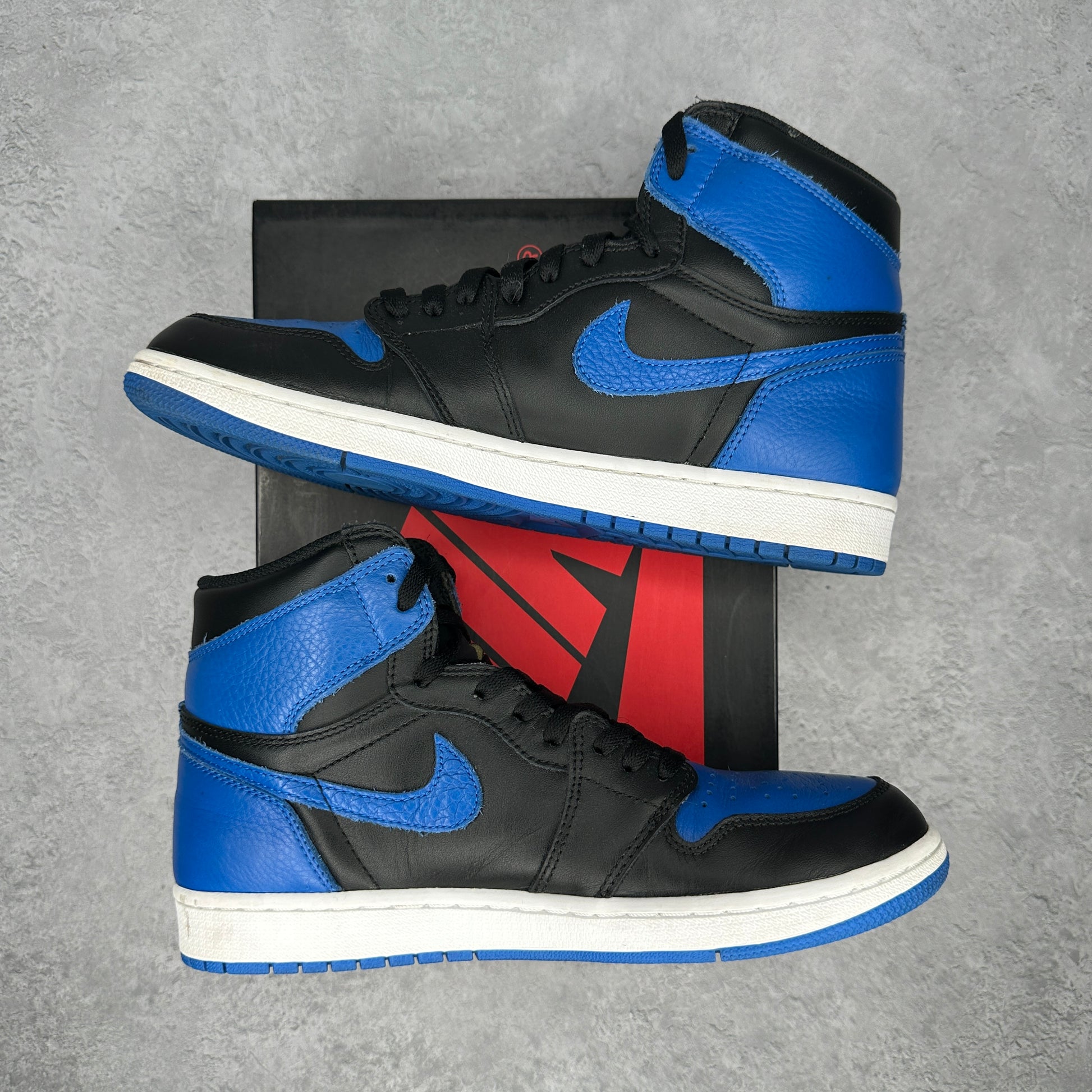 Jordan 1 Retro Royal (2017) *pre-owned* SIZE 9.5