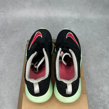 Nike Roshe Run FB Yeezy *pre-owned* SIZE 8