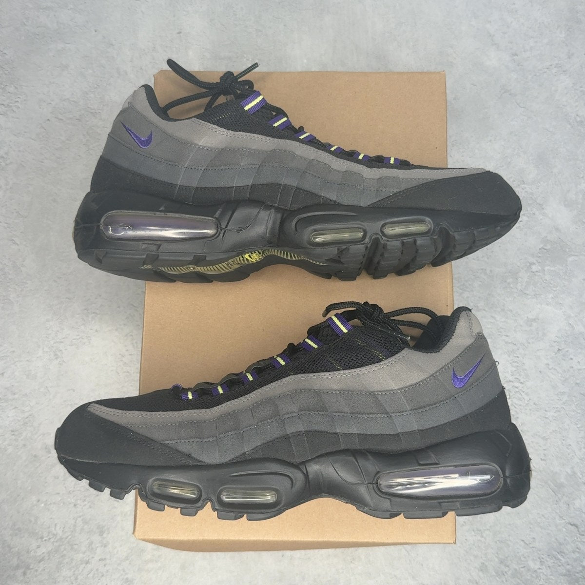 Nike Air Max 95 Black Dark Shadow 10.5 (Pre-Owned) - Image 1
