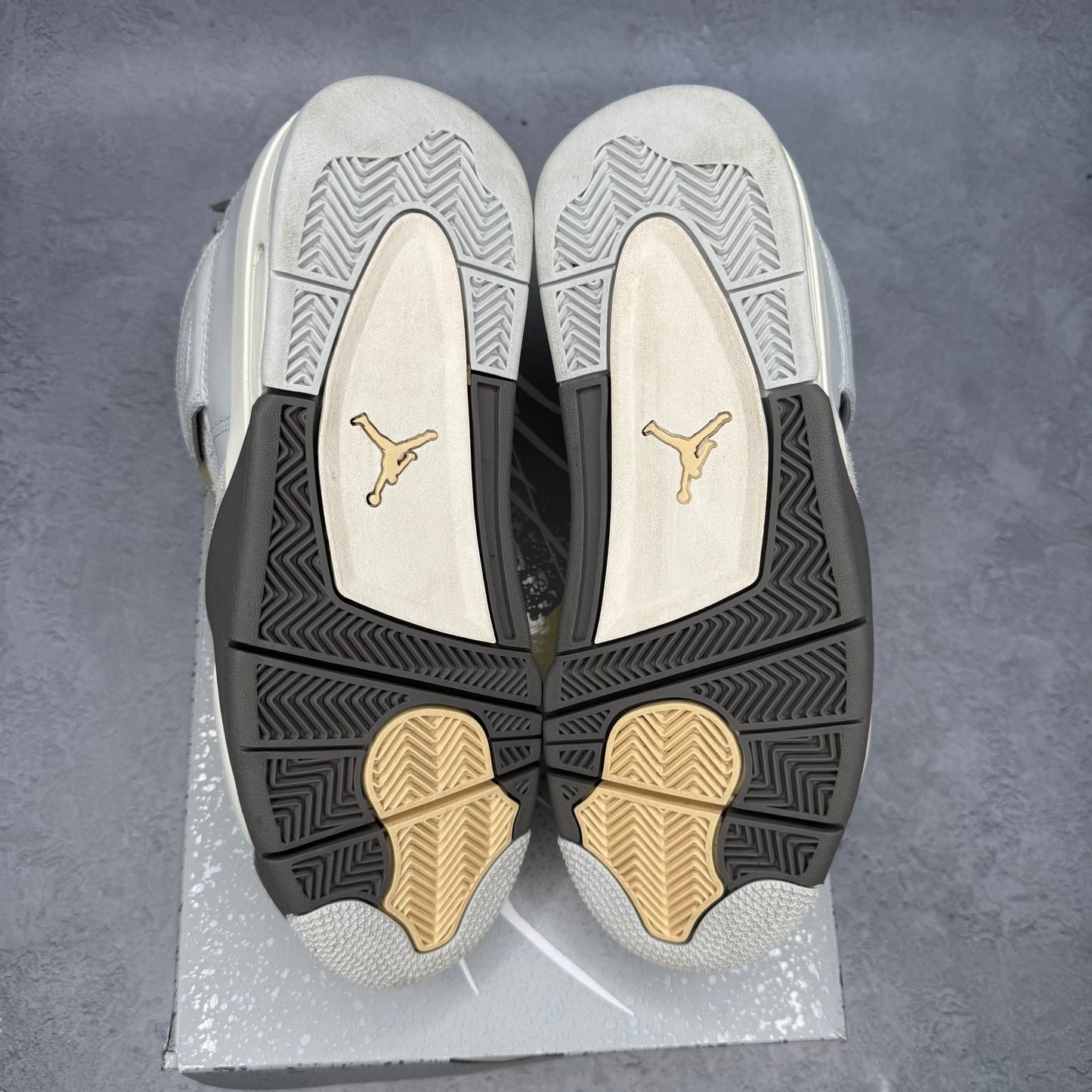 Jordan 4 Retro SE Craft Photon Dust *pre - owned* SIZE 8.5 - Kicks Collective PA - Jordan - DV3742-021 - Men's Shoes - 8.5M/10W - Pre - Owned