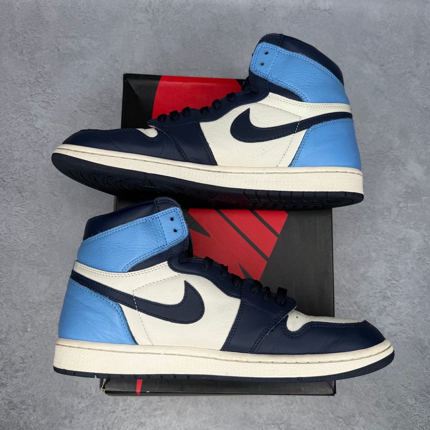 Jordan 1 Retro High Obsidian *pre - owned* SIZE 11 - Kicks Collective PA - Jordan - 555088-140 - Men's Shoes - 11M/12.5W - Pre - Owned