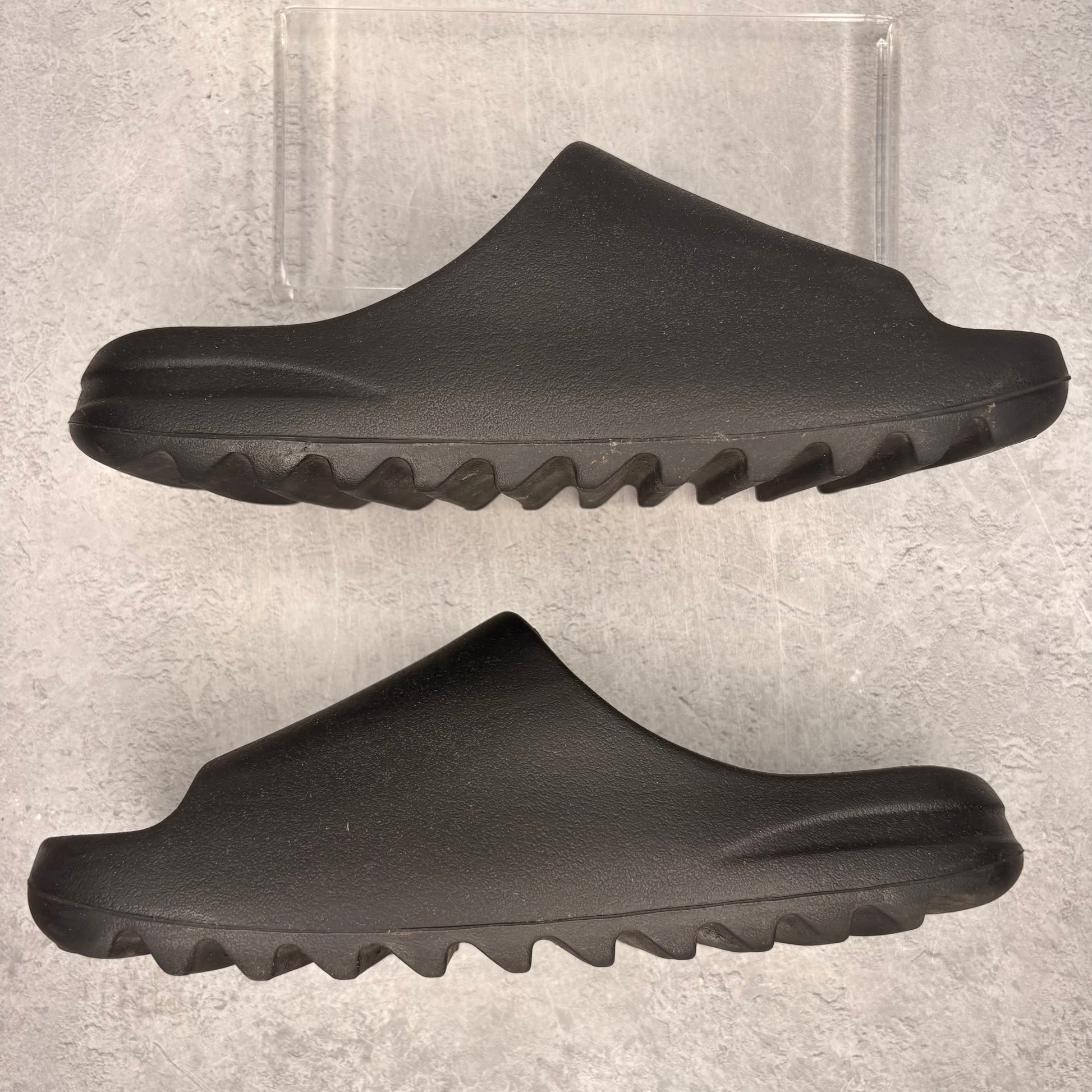 YZY YS-01 Black *pre-owned* SIZE 12
