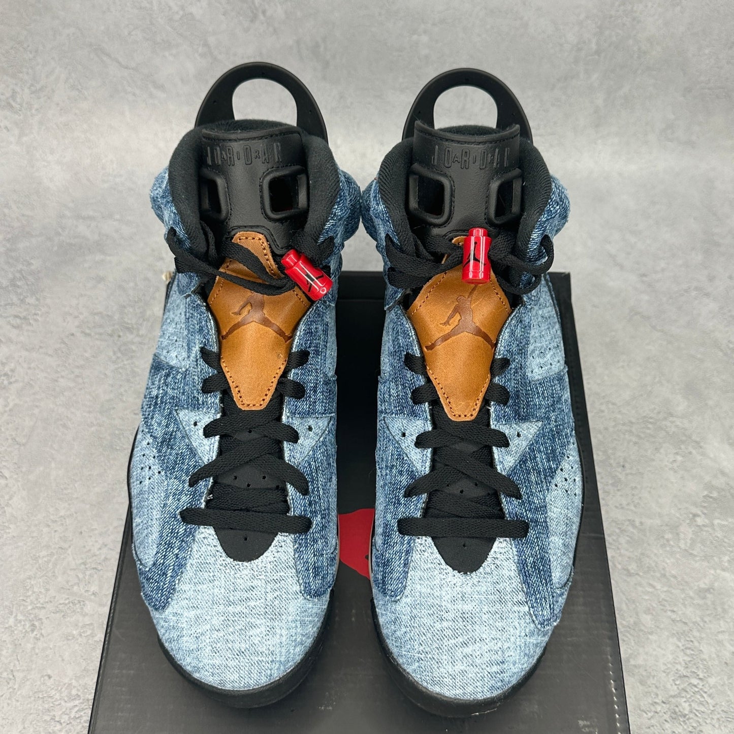 Jordan 6 Retro Washed Denim *pre - owned* SIZE 10 - Kicks Collective PA - Jordan - CT5350 - 401 - Men's Shoes - 10M/11.5W - Pre - Owned