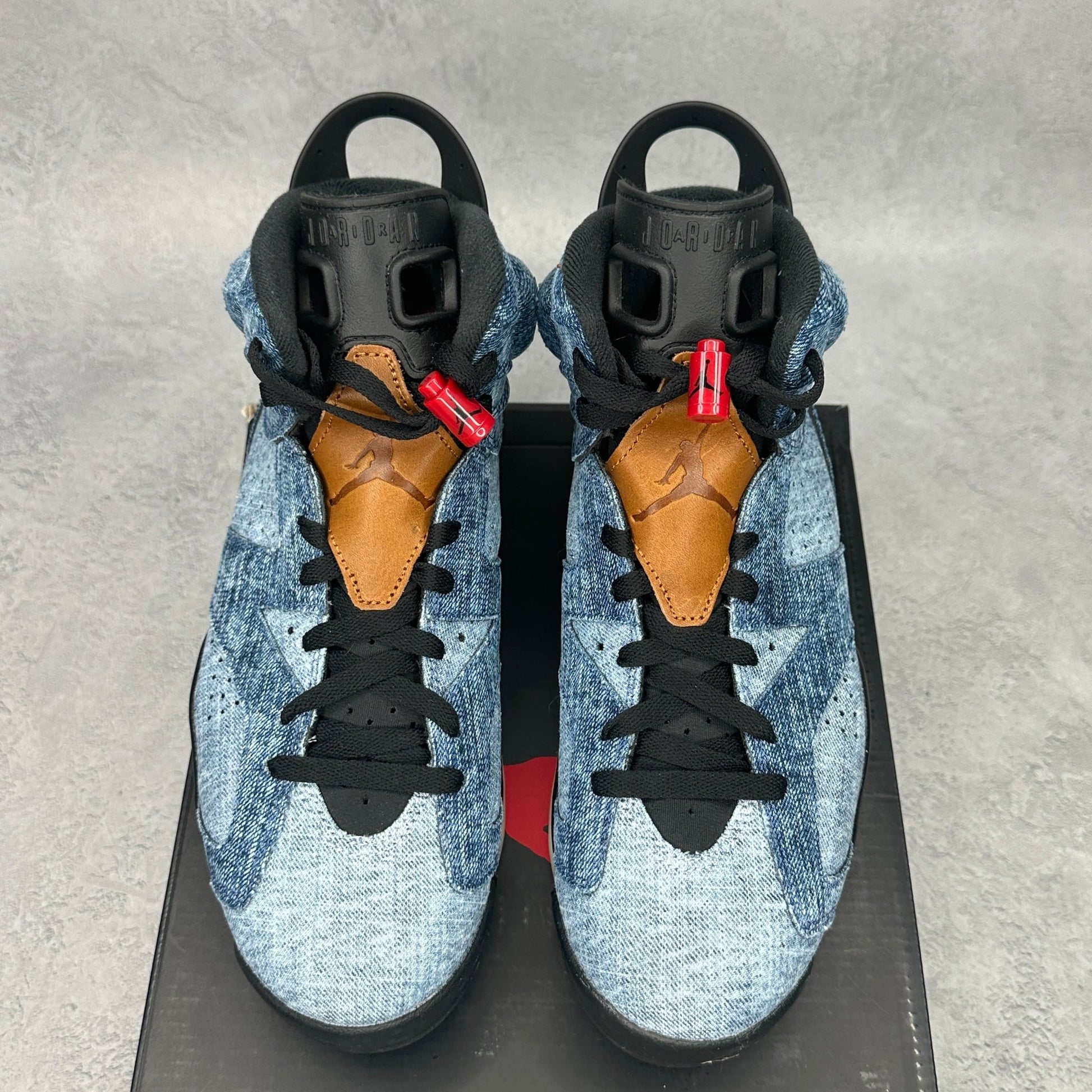 Jordan 6 Retro Washed Denim *pre - owned* SIZE 10 - Kicks Collective PA - Jordan - CT5350 - 401 - Men's Shoes - 10M/11.5W - Pre - Owned