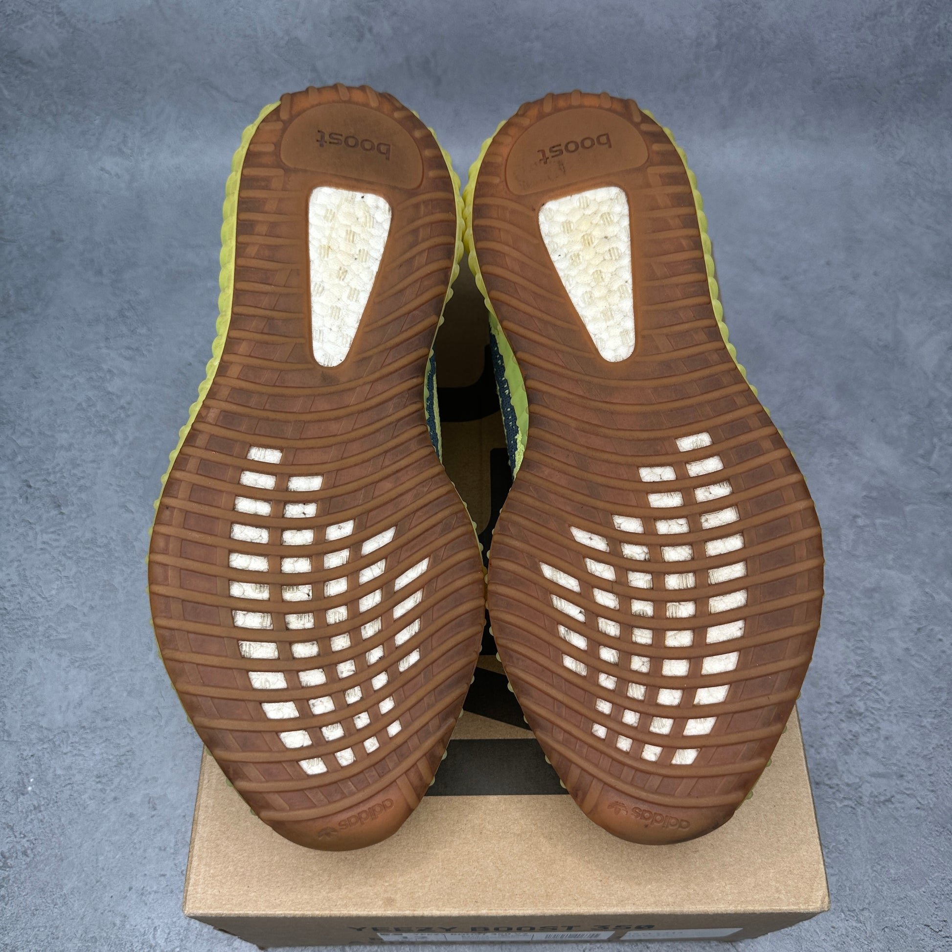 adidas Yeezy Boost 350 V2 Semi Frozen Yellow *pre-owned* SIZE 12