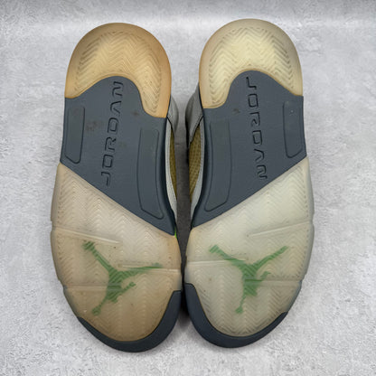 Jordan 5 Retro Green Bean (2022) *pre-owned* SIZE 8