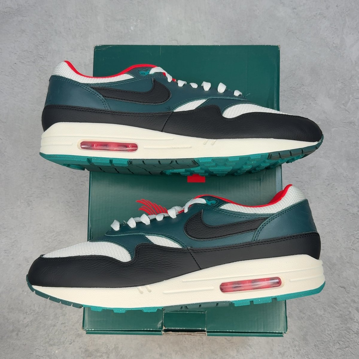 Nike Air Max 1 LeBron James Liverpool F.C. 13 (Pre-Owned) - front