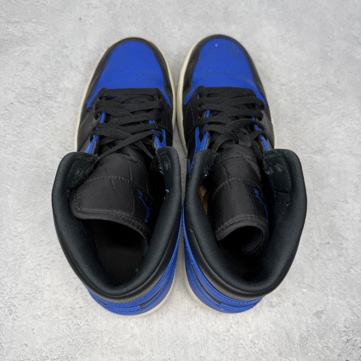 Jordan 1 Mid Hyper Royal Tumbled Leather *pre - owned* SIZE 10.5 - Kicks Collective PA - Jordan - 554724-077 - Men's Shoes - 10.5M/12W - Pre - Owned - No Box