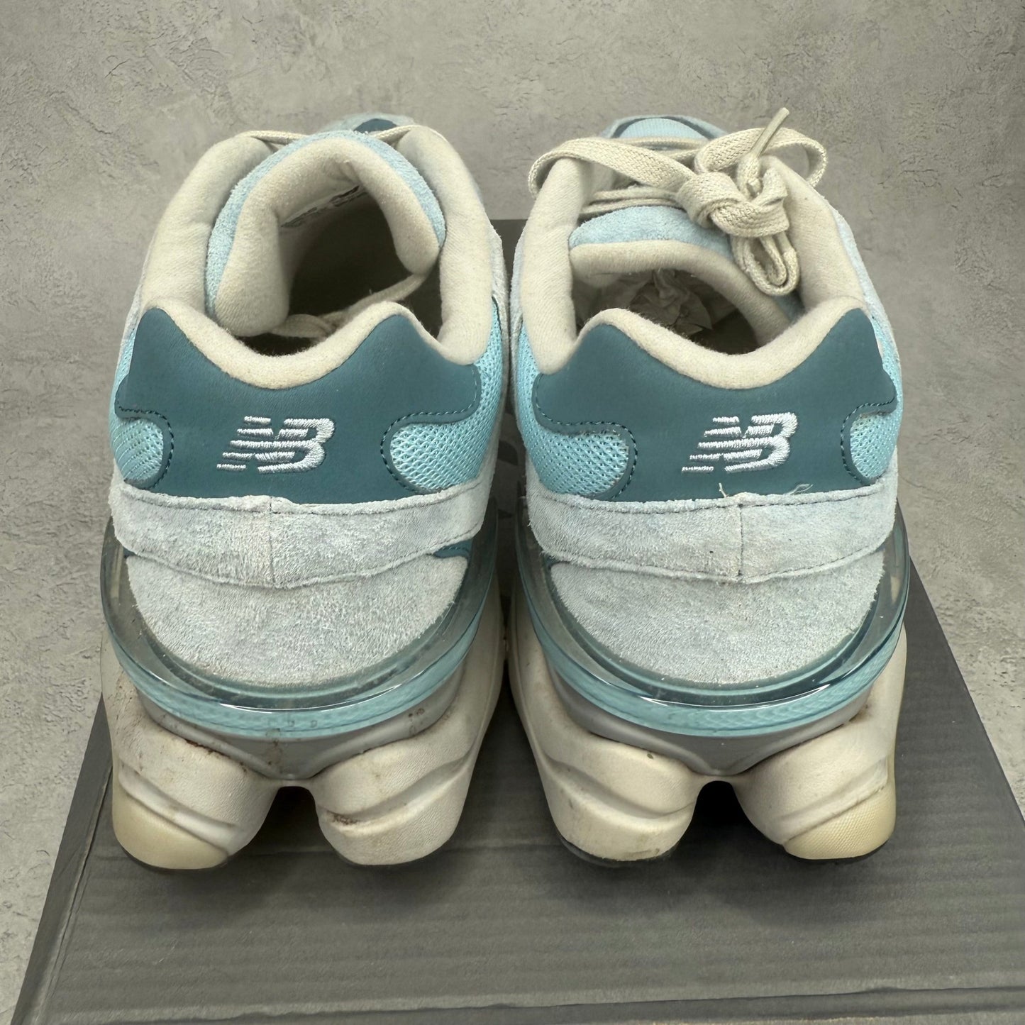 New Balance 9060 Chrome Blue *pre - owned* SIZE 9 - Kicks Collective PA - New Balance - U9060EED - Men's Shoes - 9M/10.5W - Pre - Owned
