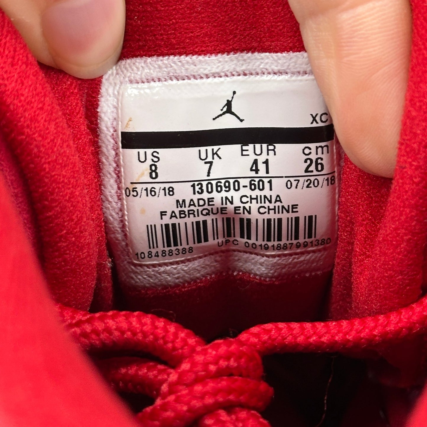 Jordan 12 Retro Gym Red (2018) *pre-owned* SIZE 8