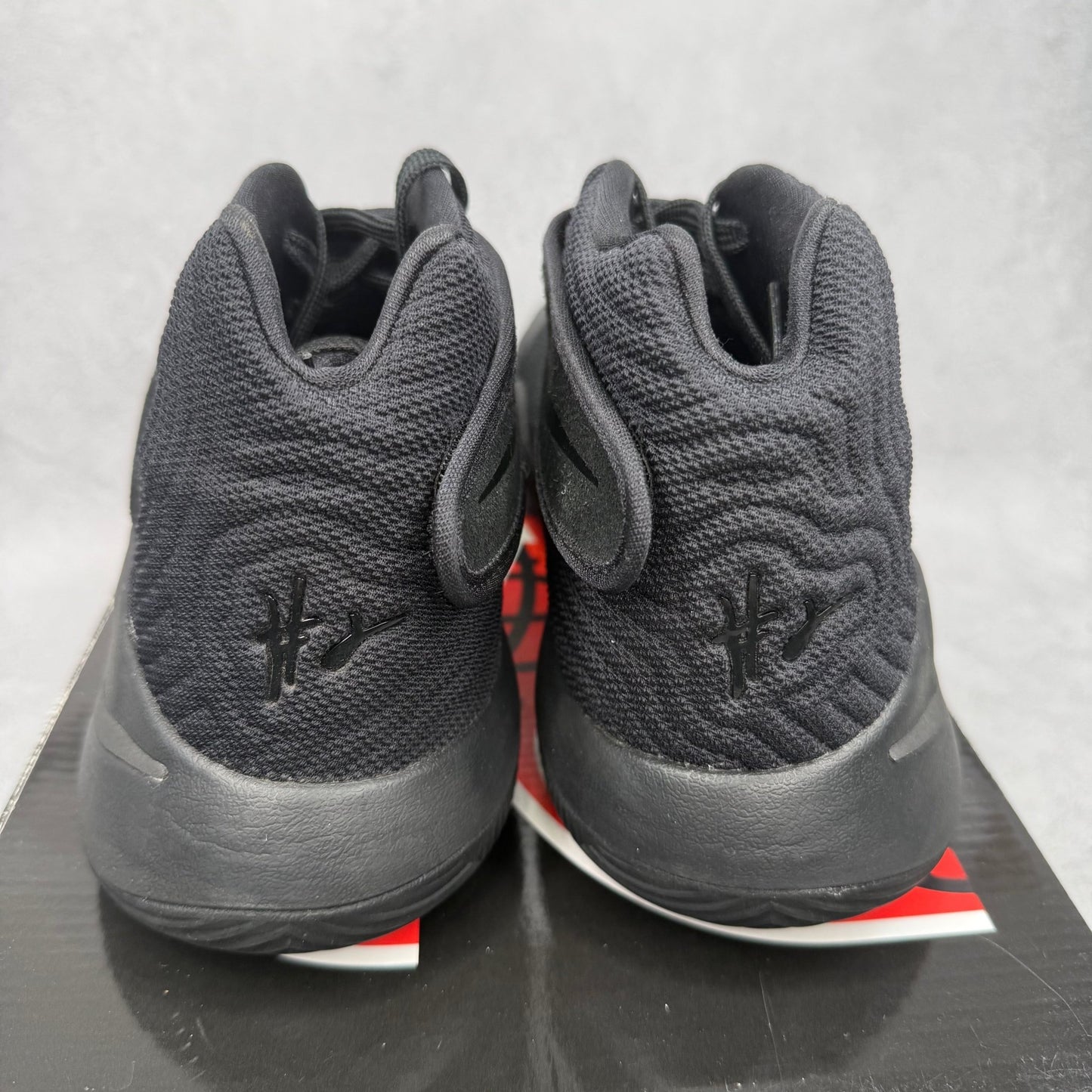 Nike Kyrie 2 Triple Black *pre - owned* SIZE 10.5 - Kicks Collective PA - Nike - 819583-008/820537-008 - Men's Shoes - 10.5M/12W - Pre - Owned