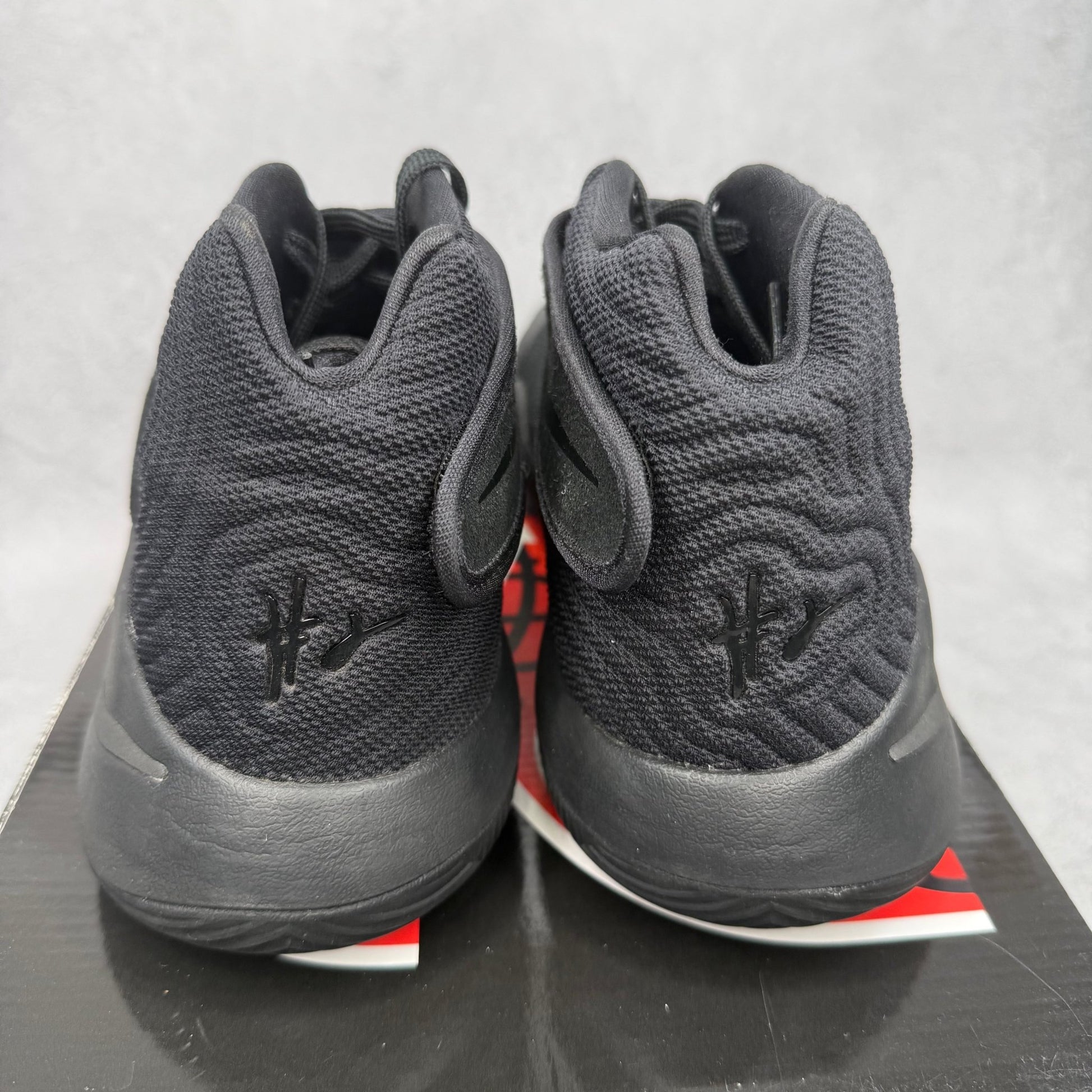 Nike Kyrie 2 Triple Black *pre - owned* SIZE 10.5 - Kicks Collective PA - Nike - 819583-008/820537-008 - Men's Shoes - 10.5M/12W - Pre - Owned