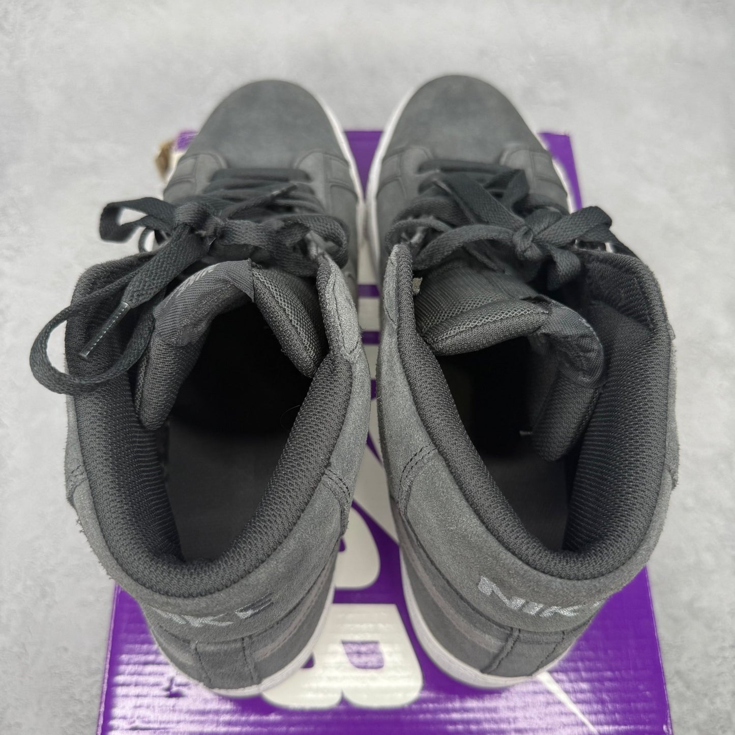 Nike SB Zoom Blazer Mid Black Wolf Grey *pre - owned* SIZE 11 - Kicks Collective PA - Nike - 864349 - 006 - Men's Shoes - 11M/12.5W - Brand New