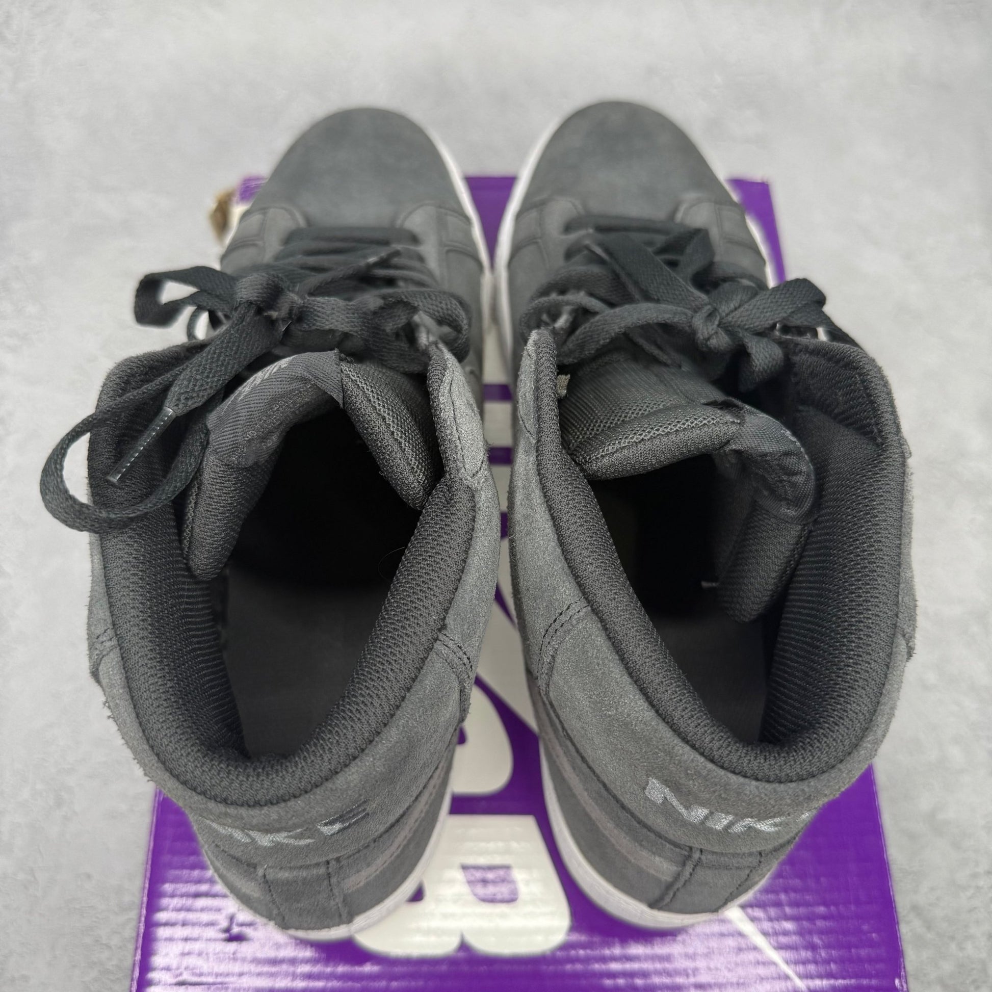 Nike SB Zoom Blazer Mid Black Wolf Grey *pre - owned* SIZE 11 - Kicks Collective PA - Nike - 864349 - 006 - Men's Shoes - 11M/12.5W - Brand New