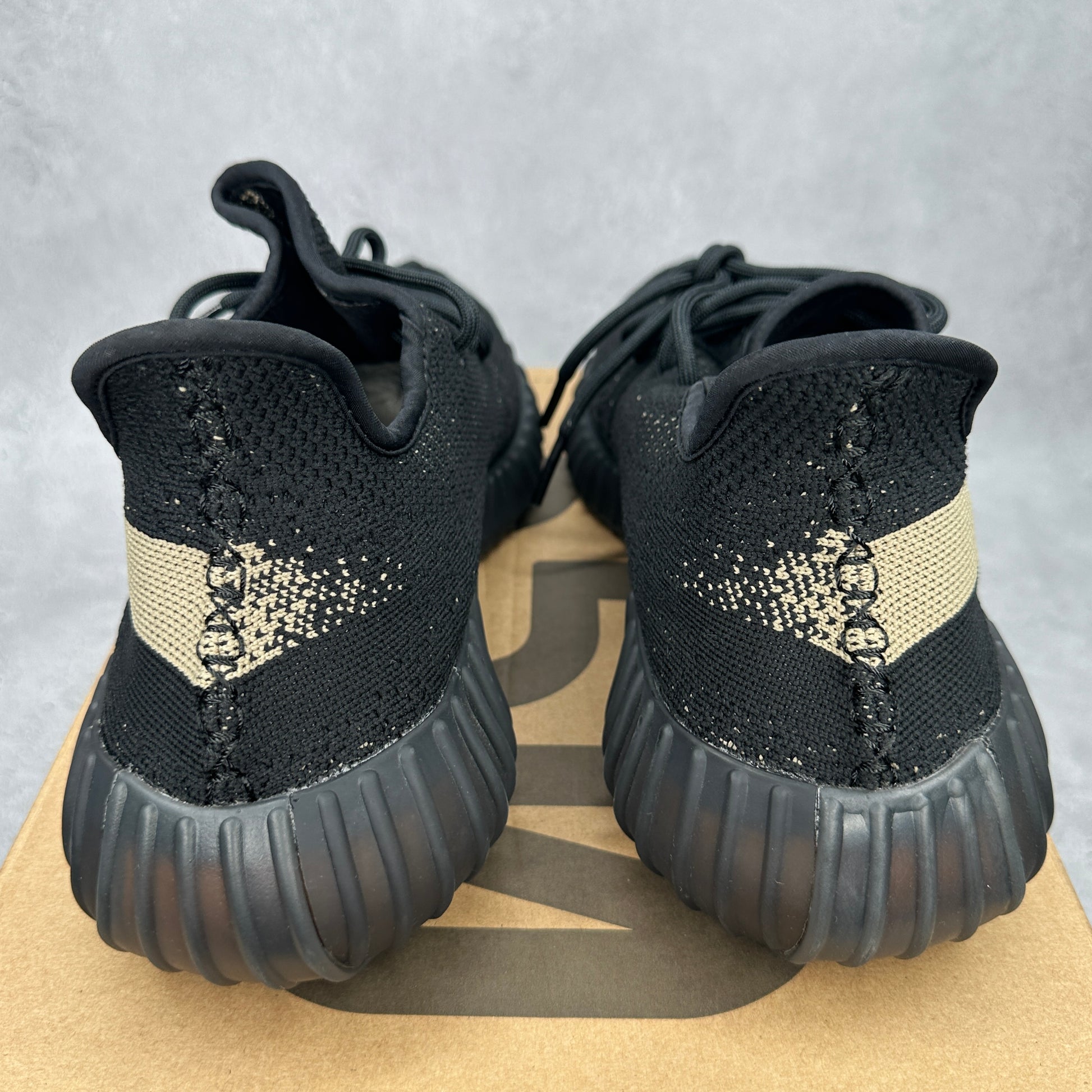 adidas Yeezy Boost 350 V2 Core Black Green VNDS *pre-owned* SIZE 12