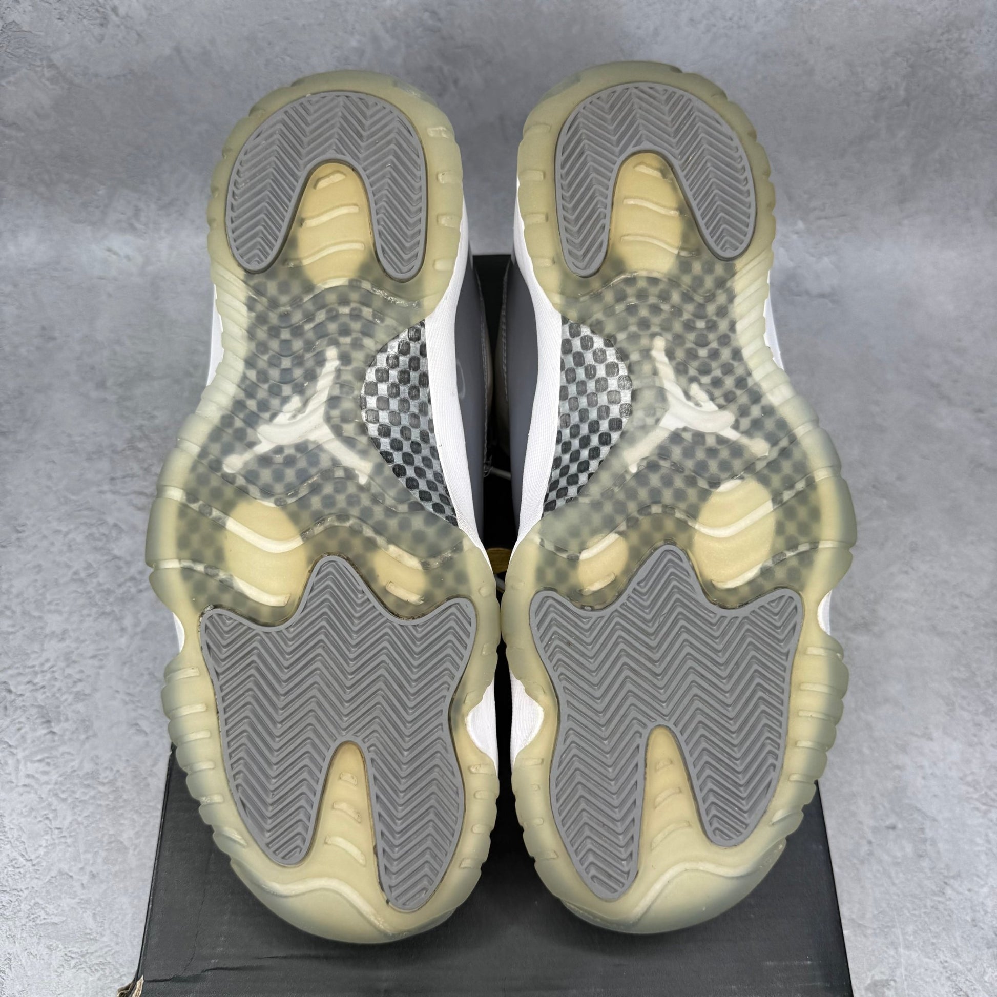 Jordan 11 Retro Low Cool Grey *pre - owned* SIZE 11 - Kicks Collective PA - Jordan - 528895-003 - Men's Shoes - 11M/12.5W - Pre - Owned