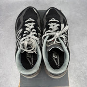 New Balance 990 Black *pre-owned* SIZE 7
