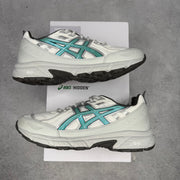 ASICS Gel-Venture 6 Shield Hidden NY *pre-owned* SIZE 10
