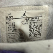 Jordan 13 Retro Lakers (GS) *pre-owned* SIZE 5.5Y