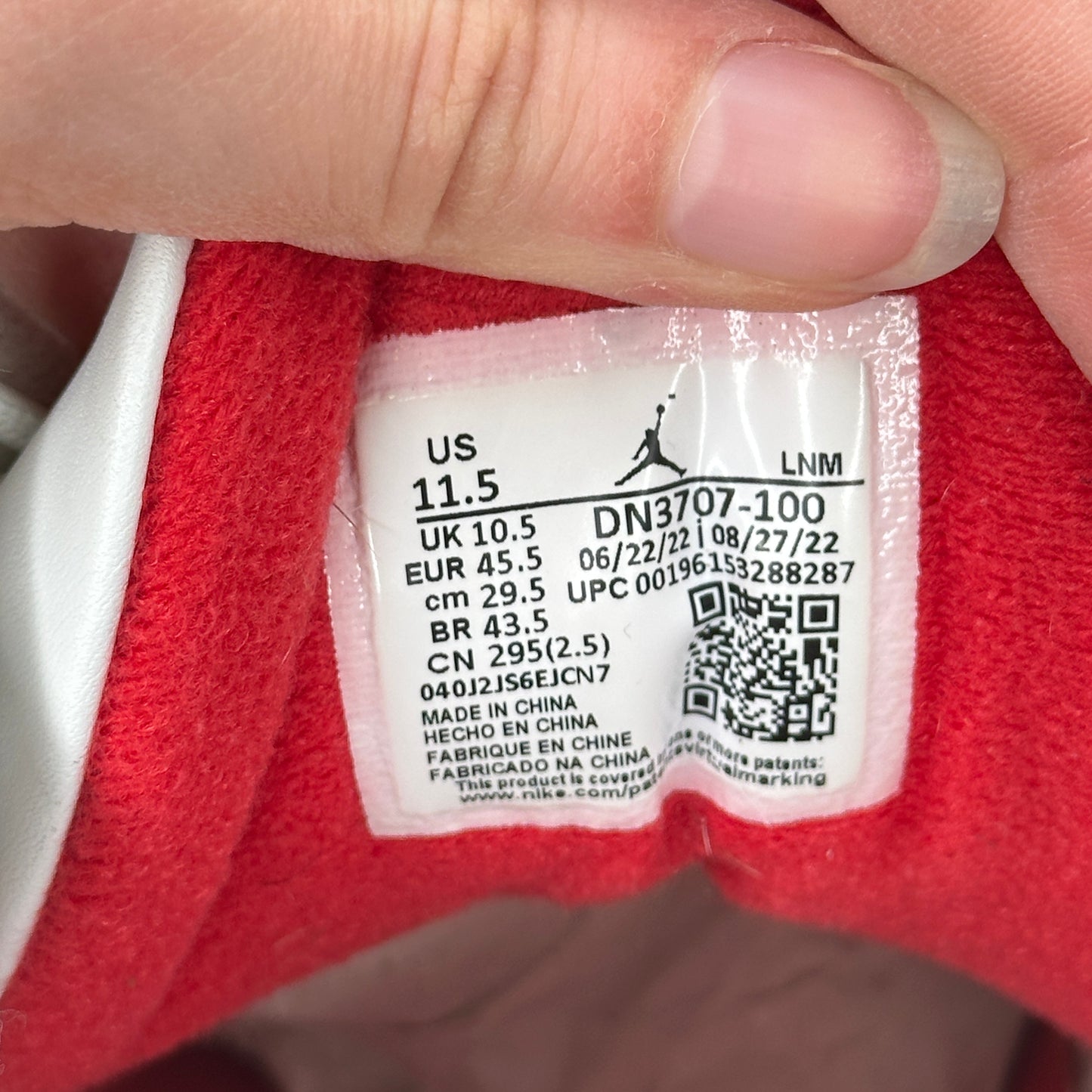 Jordan 3 Retro White Cement Reimagined *pre-owned* SIZE 11.5