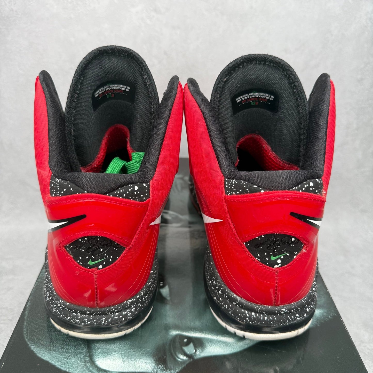 Nike LeBron 8 V/2 Christmas *pre - owned* SIZE 10.5 - Kicks Collective PA - Nike - 429676-600 - Men's Shoes - 10.5M/12W - Pre - Owned