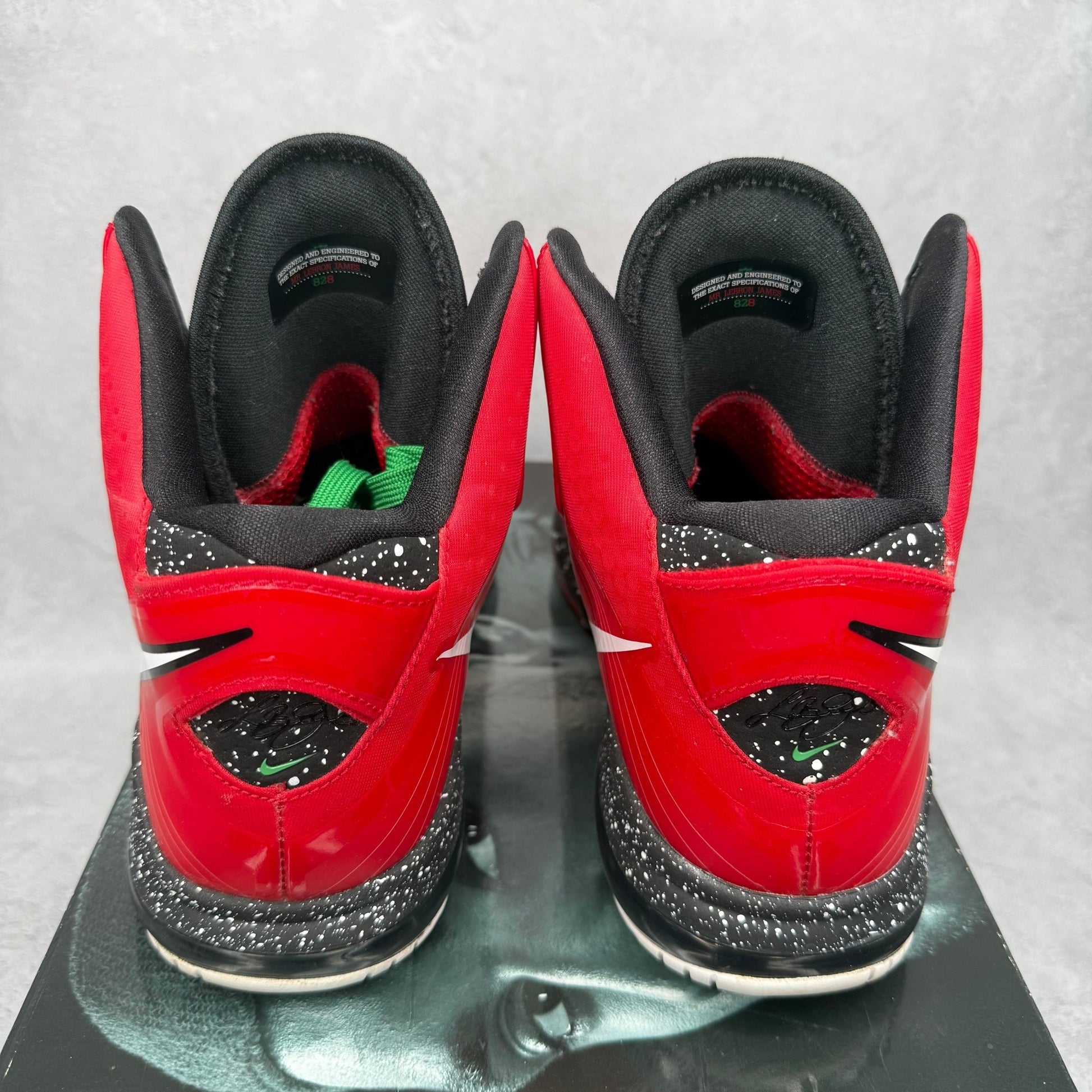 Nike LeBron 8 V/2 Christmas *pre - owned* SIZE 10.5 - Kicks Collective PA - Nike - 429676-600 - Men's Shoes - 10.5M/12W - Pre - Owned