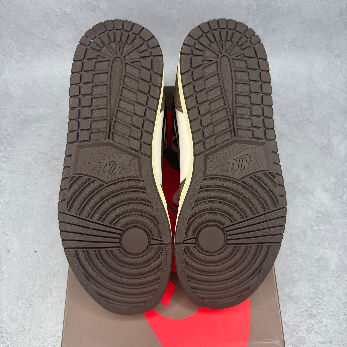 Jordan 1 Retro High OG SP Travis Scott Mocha *pre - owned* SIZE 10 - Kicks Collective PA - Jordan - CD4487-100 - Men's Shoes - 10M/11.5W - Pre - Owned