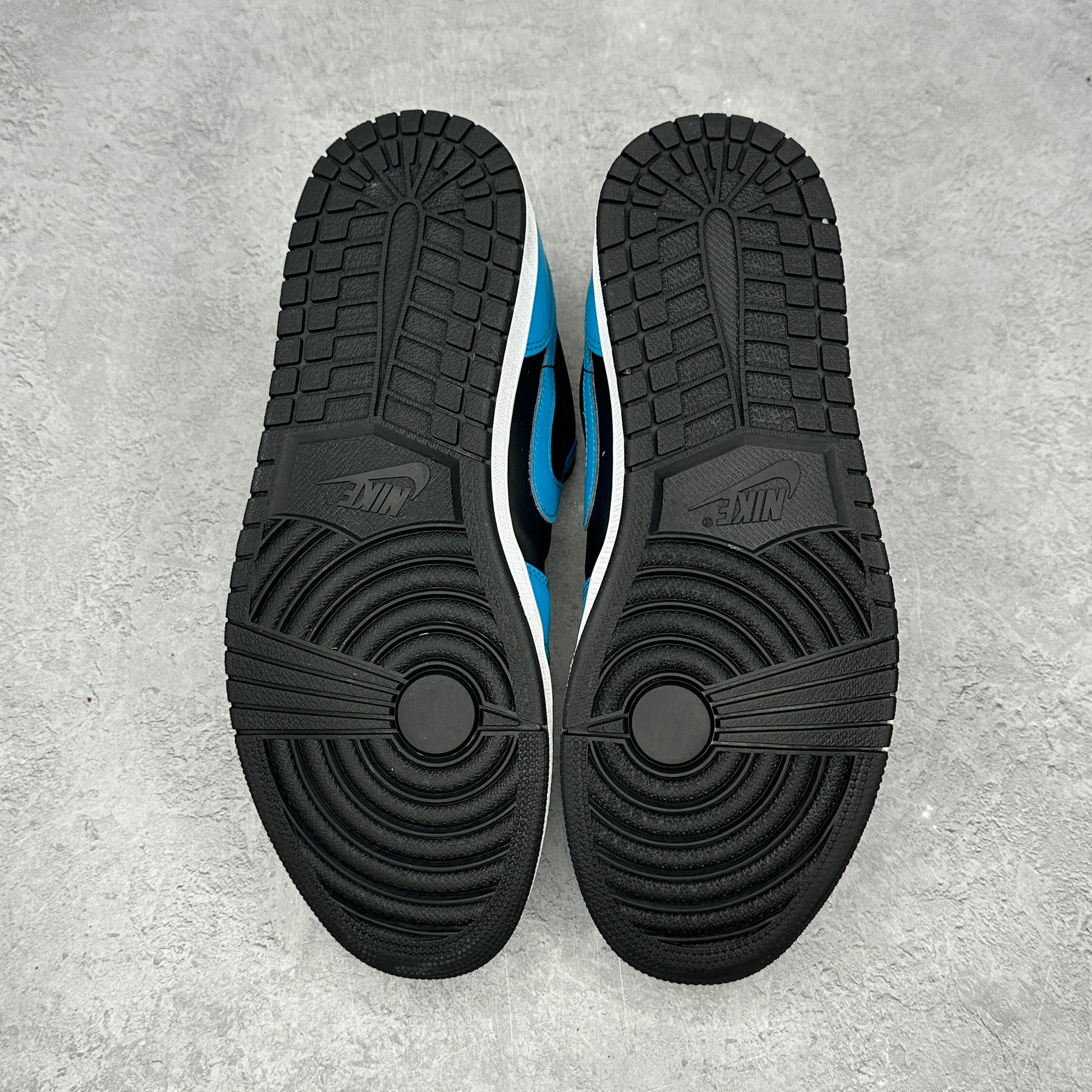 Jordan 1 Low Laser Blue Black *pre-owned* SIZE 10.5