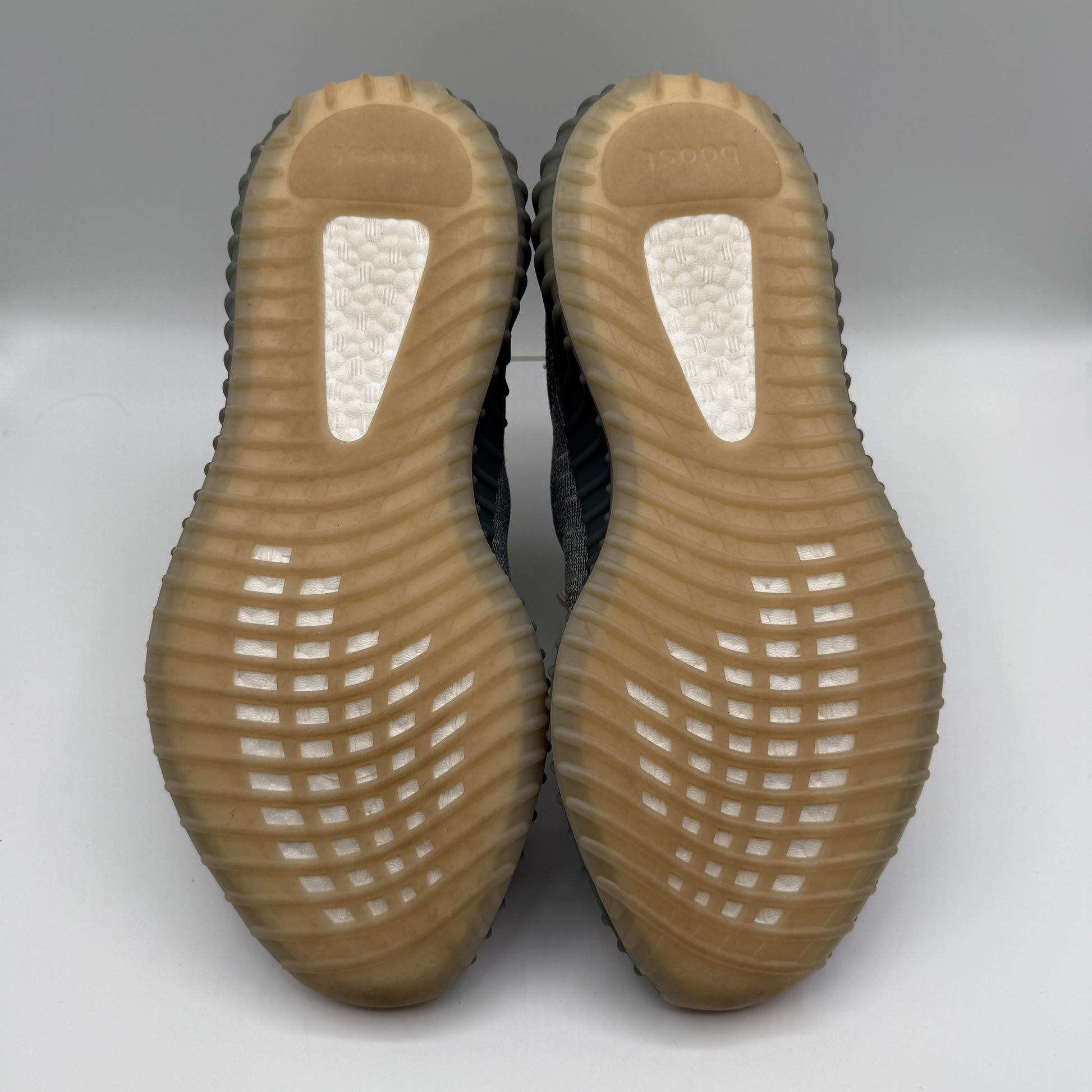 adidas Yeezy Boost 350 V2 Israfil soles of shoe